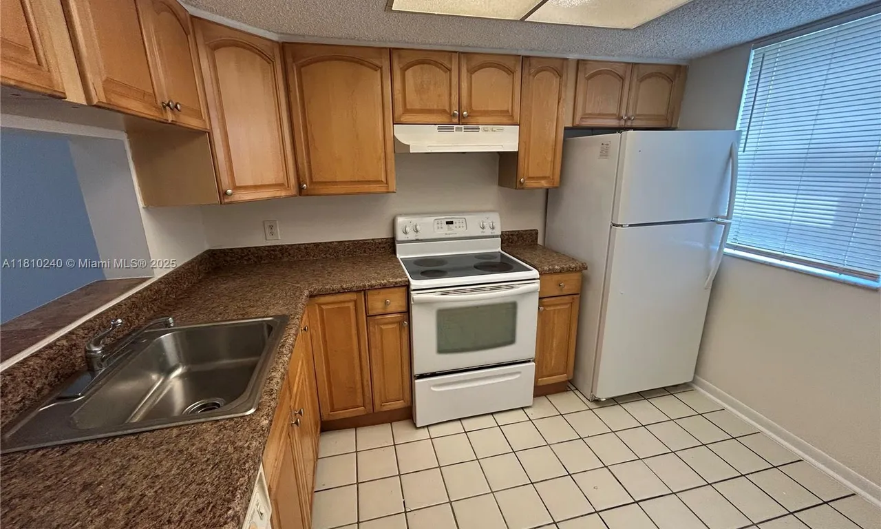 5200 NW 31st Ave # 2, Fort Lauderdale FL 33309