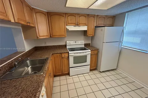 5200 NW 31st Ave # 2, Fort Lauderdale FL 33309