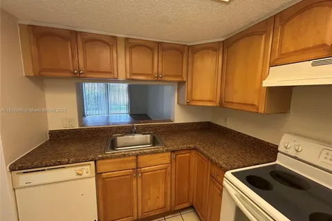 5200 NW 31st Ave # 2, Fort Lauderdale FL 33309