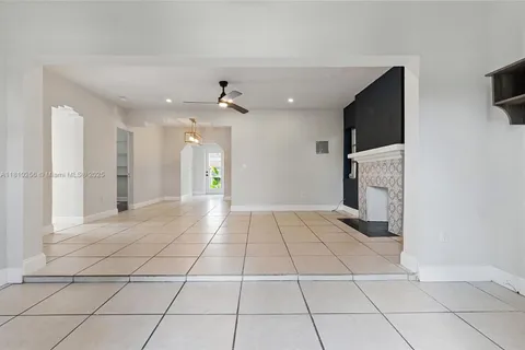 500 NW 47th St # 1, Miami FL 33127