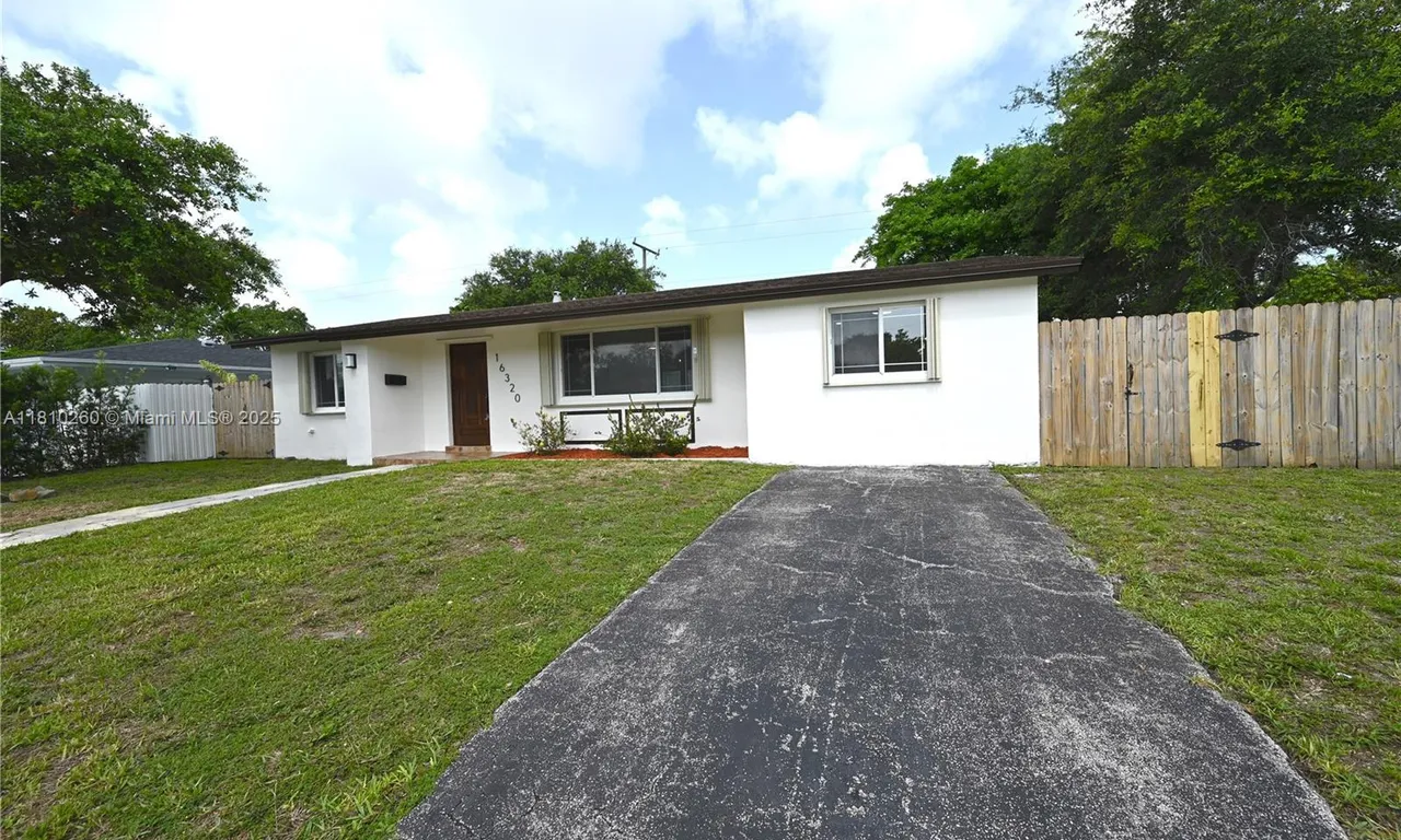 16320 SW 100th Ct, Miami FL 33157