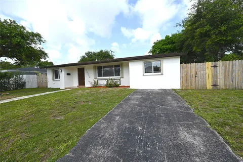 16320 SW 100th Ct, Miami FL 33157