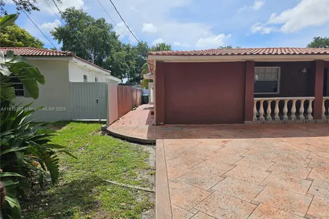 651 SW 66th Ave # 2, Miami FL 33144