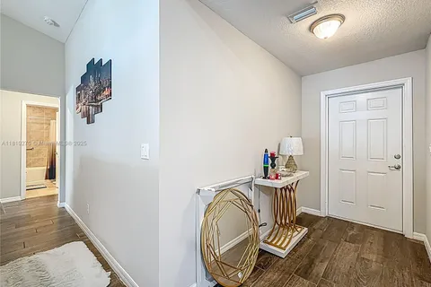 6142 NW Hopkins Ave, Port St. Lucie FL 34986