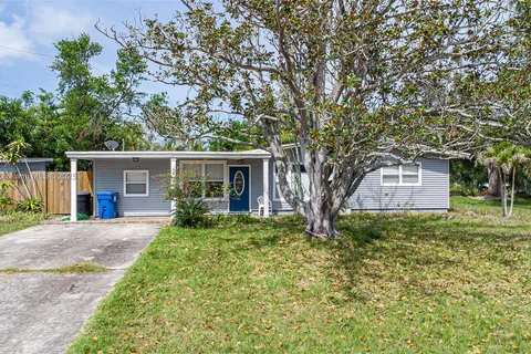 3122 51 st ST N, St Petersburg FL 33710