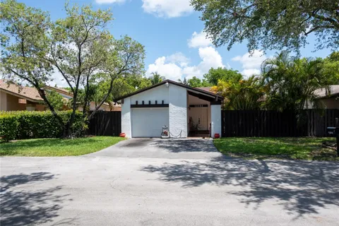 13284 SW 108th St Cir, Miami FL 33186