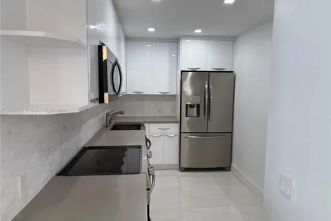 6969 Collins Ave # 1408, Miami Beach FL 33141