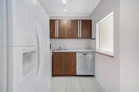 210 172nd St # 438, Sunny Isles Beach FL 33160