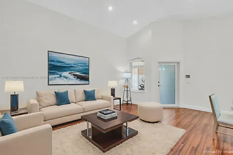 2810 River Run Cir E, Miramar FL 33025