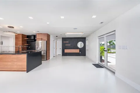9431 SW 62nd St, Miami FL 33173