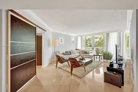 21055 YACHT CLUB DR. # 502, Aventura FL 33180
