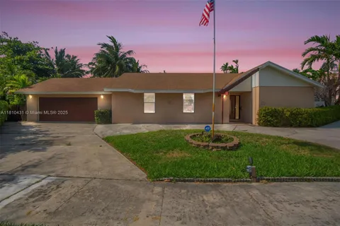 2917 Mckinley St, Hollywood FL 33020