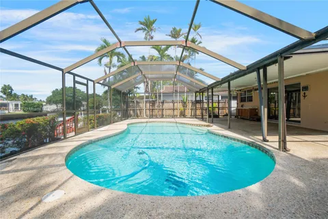 2917 Mckinley St, Hollywood FL 33020