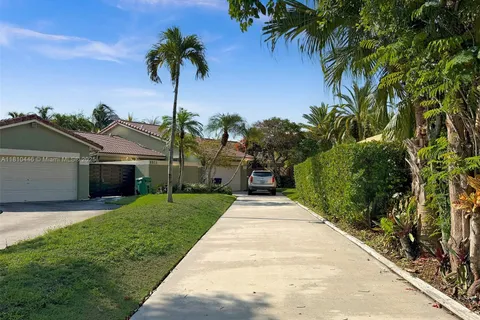 8923 SW 151st Ct, Miami FL 33196