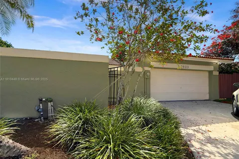 8923 SW 151st Ct, Miami FL 33196
