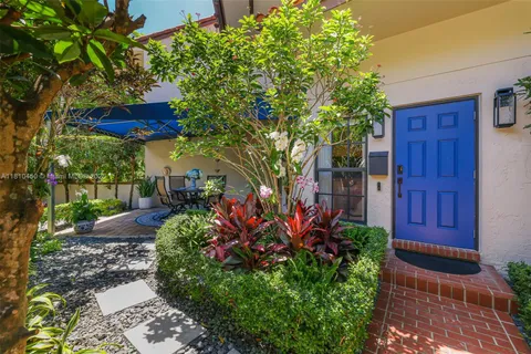 725 Biltmore Ct, Coral Gables FL 33134