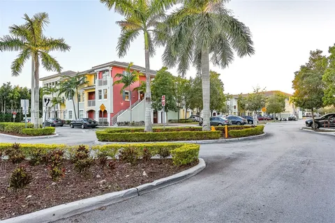 10901 NW 83rd St # 104, Doral FL 33178