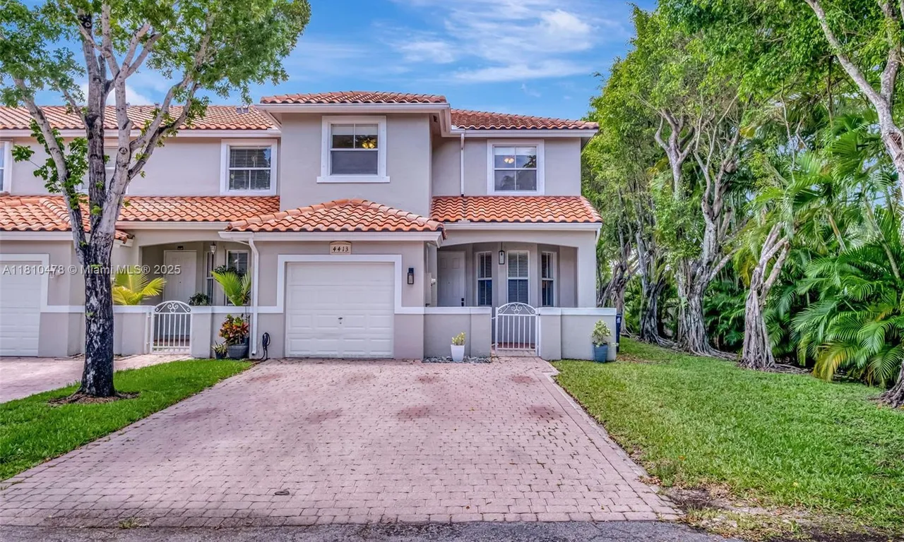 4413 NW 97th Pl, Doral FL 33178