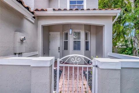 4413 NW 97th Pl, Doral FL 33178