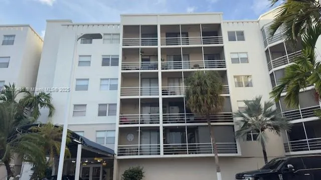 2821 N Miami Beach Blvd # 4M, North Miami Beach FL 33160