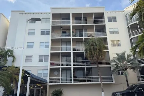 2821 N Miami Beach Blvd # 4M, North Miami Beach FL 33160
