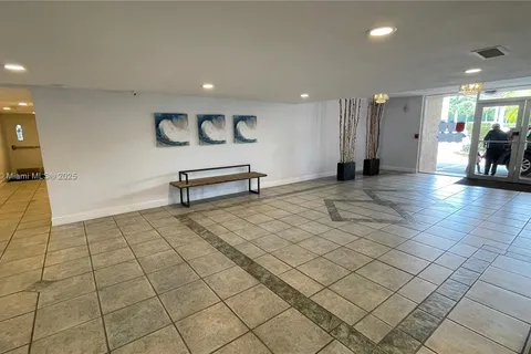 2821 N Miami Beach Blvd # 4M, North Miami Beach FL 33160