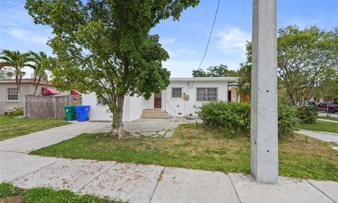 851 NW 21st Ave, Miami FL 33125