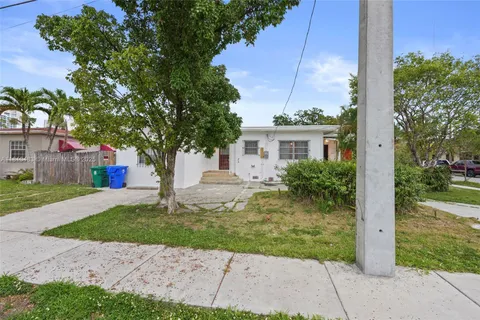 851 NW 21st Ave, Miami FL 33125