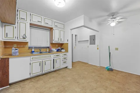 851 NW 21st Ave, Miami FL 33125