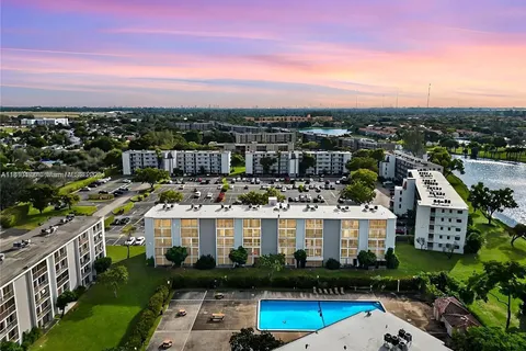 8610 N Sherman Cir # 507, Miramar FL 33025