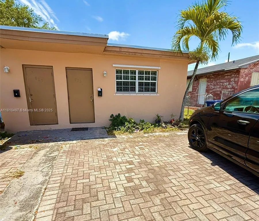 823 NW 9th St # 825, Hallandale Beach FL 33009