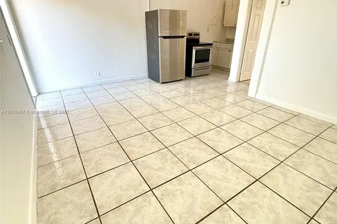823 NW 9th St # 825, Hallandale Beach FL 33009