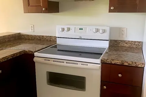 4555 NW 99th Ave # 102, Doral FL 33178