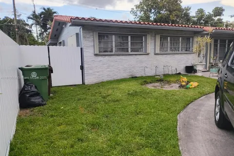 1090 W 60th St # 1, Hialeah FL 33012