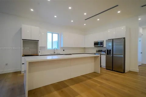 112 NW 24th Ct, Miami FL 33125