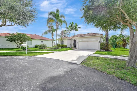 2775 Dunwoodie Pl, Homestead FL 33035