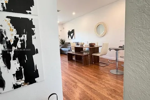 5670 NW 116th Ave # 212, Doral FL 33178