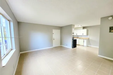 191 SW 15th St # 103, Pompano Beach FL 33060