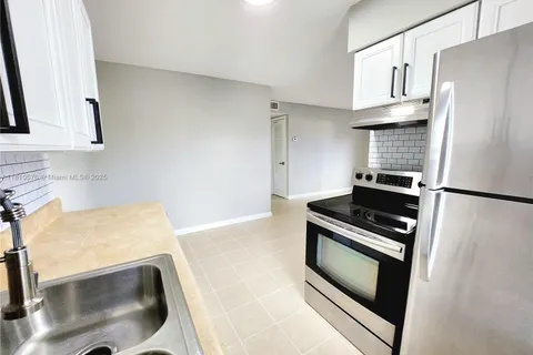 191 SW 15th St # 103, Pompano Beach FL 33060