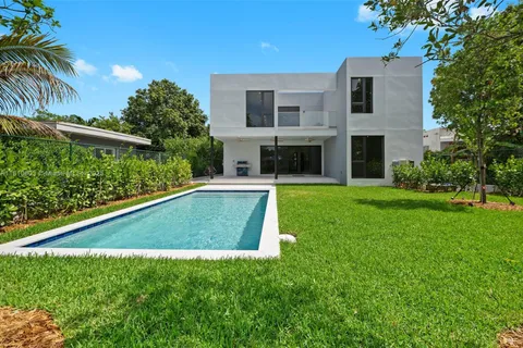 2127 SW 11th Ter, Miami FL 33135