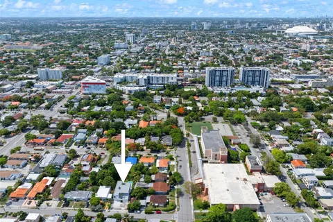 2127 SW 11th Ter, Miami FL 33135