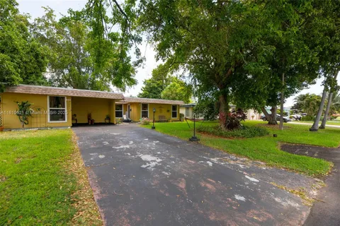 7201 NW 67th St, Tamarac FL 33321