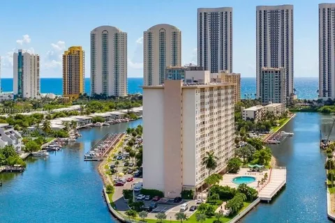 400 Kings Point Dr # 318, Sunny Isles Beach FL 33160