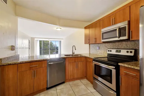 1780 NE 191st St # 2, Miami FL 33179