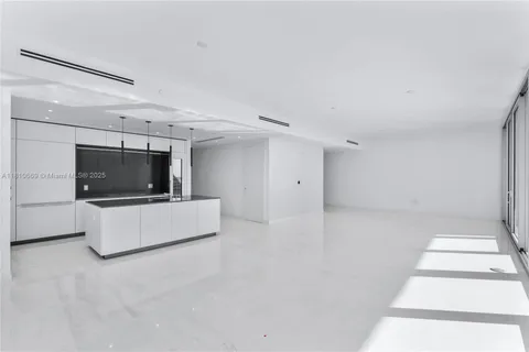 300 Biscayne Blvd Way # 1802, Miami FL 33131