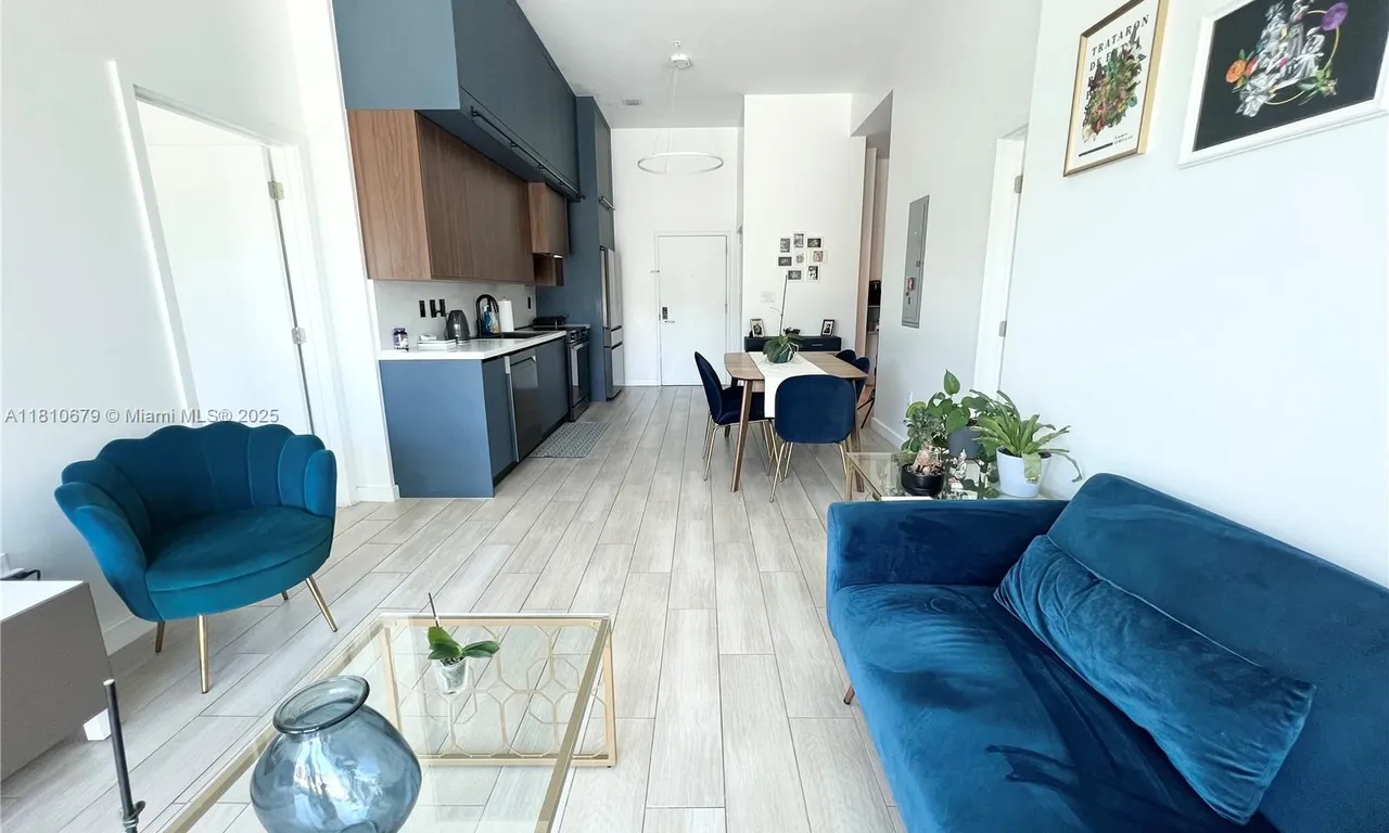 1600 SW 1 # 315, Miami FL 33129