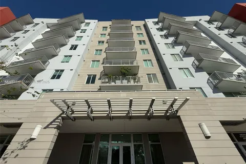7661 NW 107th Ave # 401, Doral FL 33178