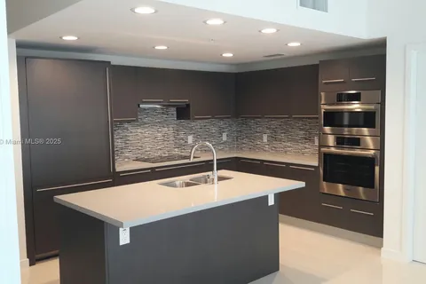 7661 NW 107th Ave # 401, Doral FL 33178