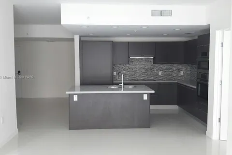 7661 NW 107th Ave # 401, Doral FL 33178