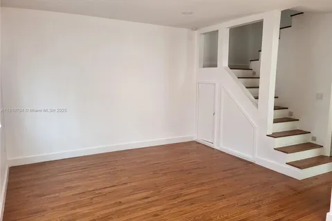 660 86th St, Miami Beach FL 33141